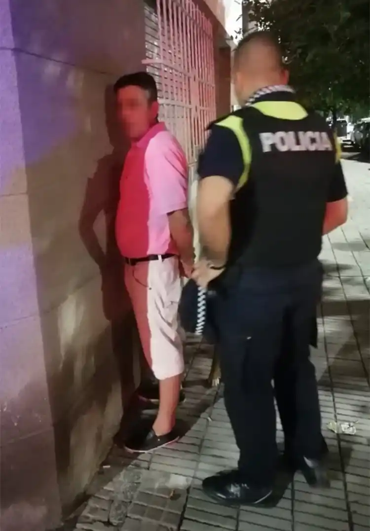 El taxista acusado, en el momento en el que la Policía lo detuvo.