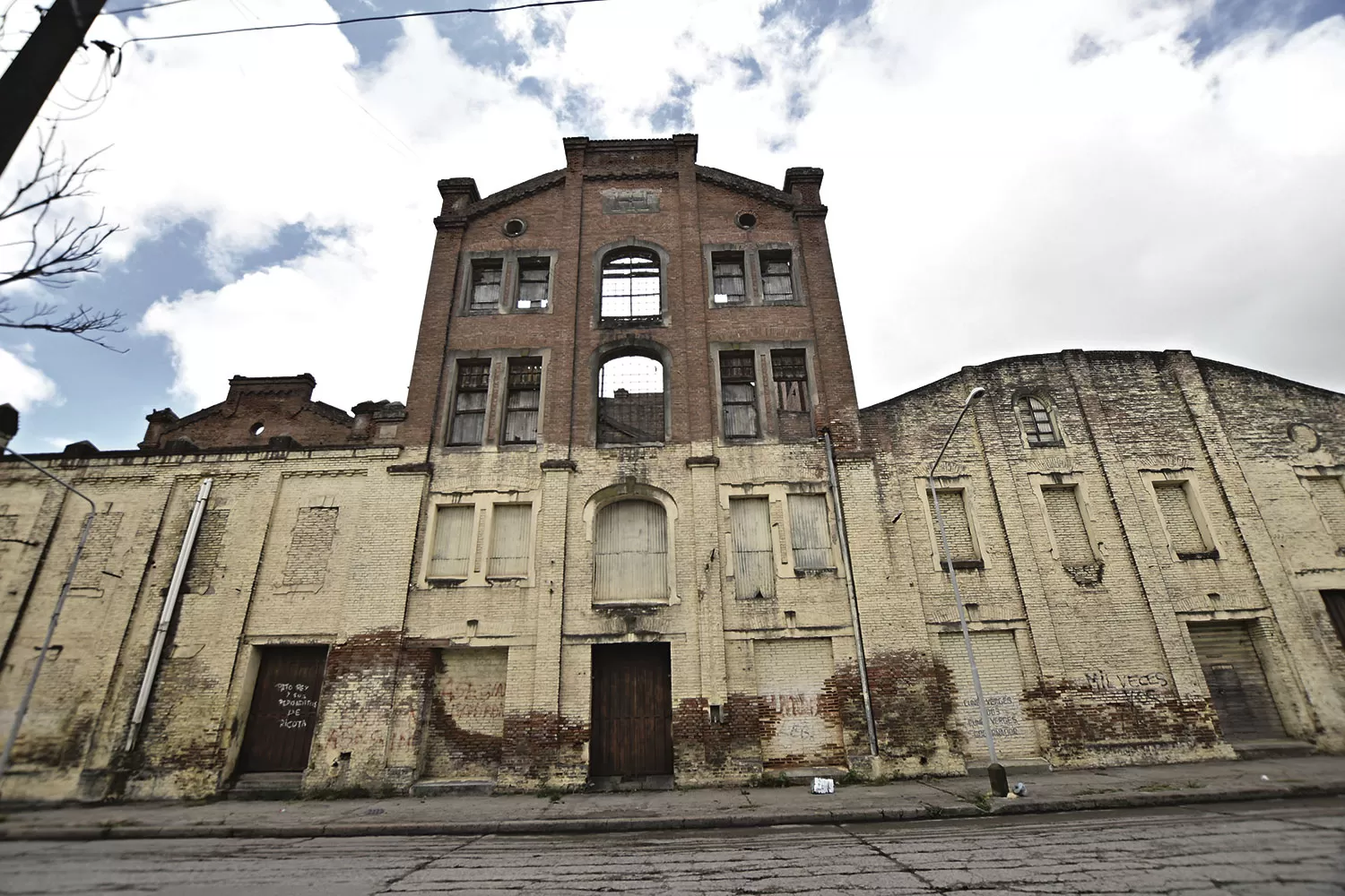 Las viejas fachadas siguen de pie en Concepción
