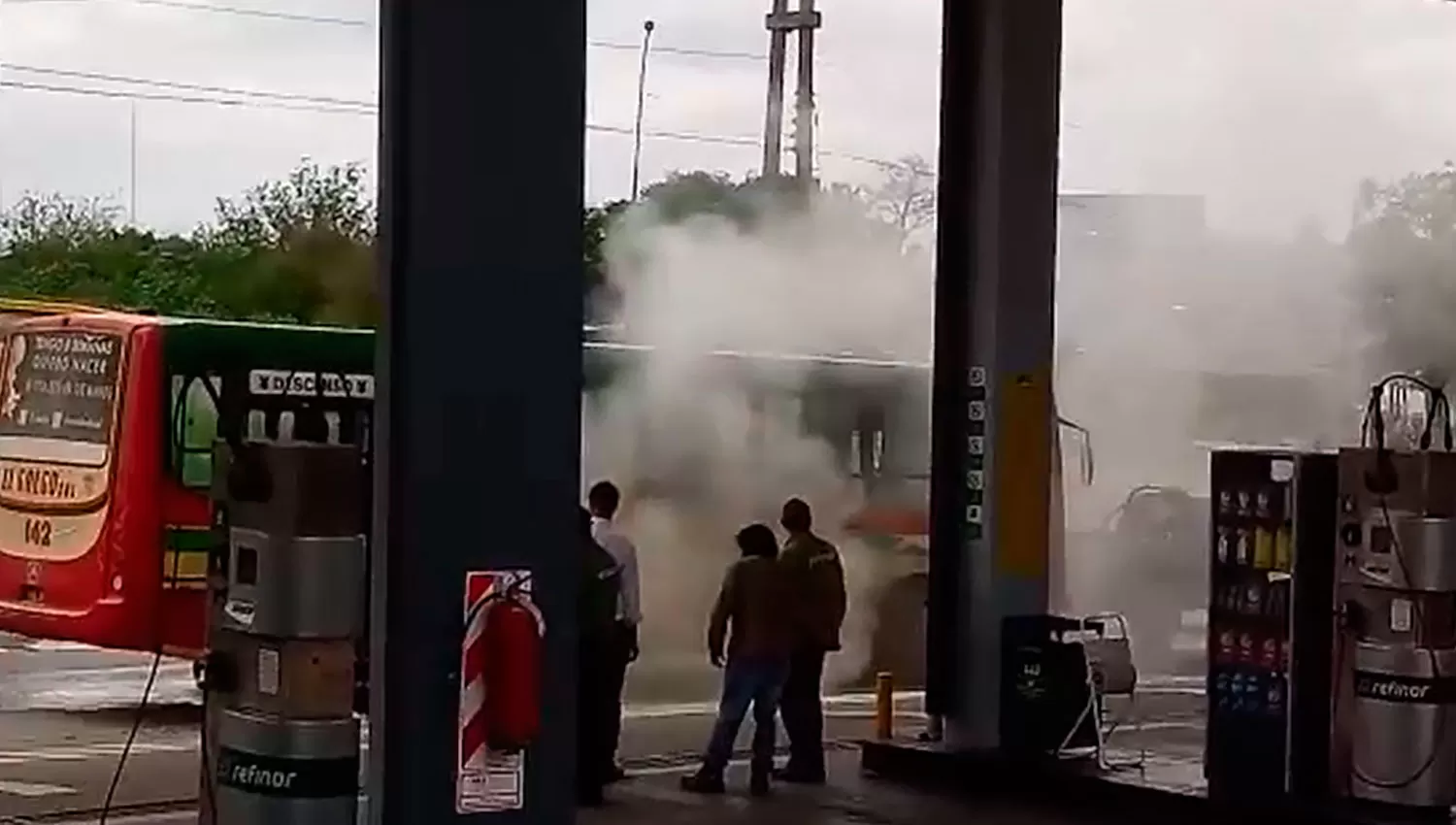 Un ómnibus de la línea 1 se prendió fuego en la entrada a la Diagonal a Tafí Viejo
