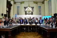 Cómo fue la reacción de la oposición ante la presencia de Guzmán en el Congreso