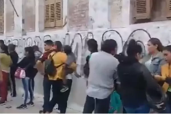 Tarjeta Alimentar: Yedlin pidió a beneficiarios que compren en negocios de barrios para evitar aglomeraciones