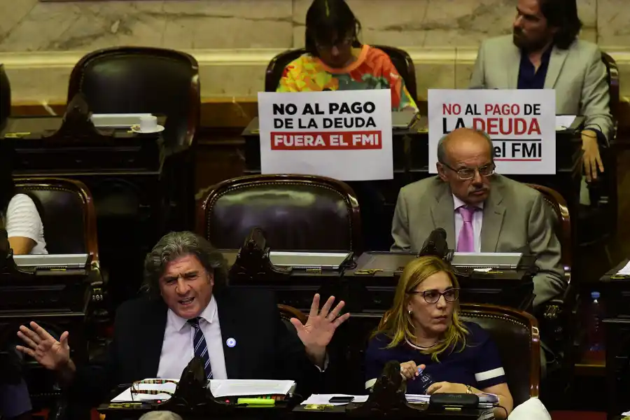 El diputado mendocino por Unidad y equidad federal, José Luis Ramón, expone en el recinto, durante el informe del ministro de Economía, Martín Guzmán