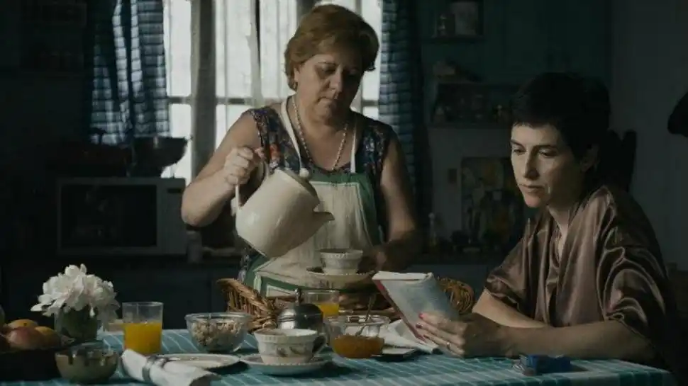 “LOS DUEÑOS”. Liliana Juárez y Rosario Bléfari interpretan a una empleada doméstica y su patrona.  