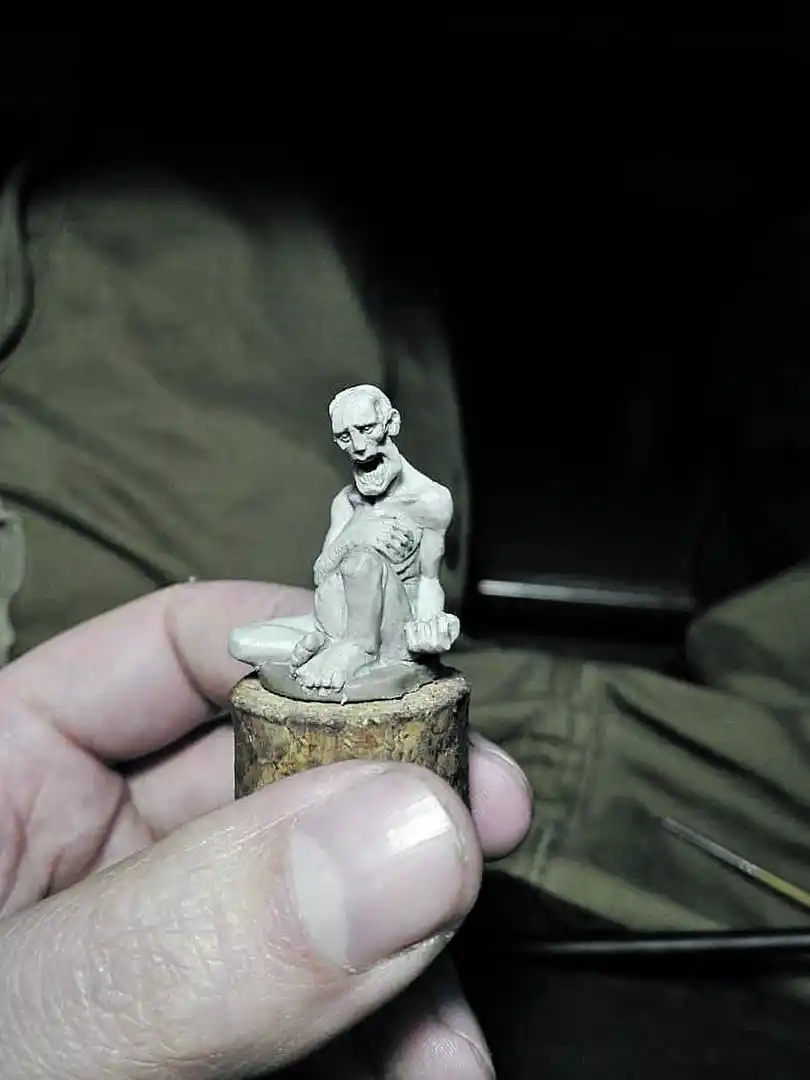 Para Vera, el trabajo con manualidades es tan cautivante que el artista pierde noción del tiempo. La paciencia es fundamental para lograr un modelado realista. 