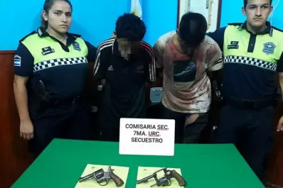 In fraganti: asaltaban a un comerciante cuando llegó la policía y los detuvo