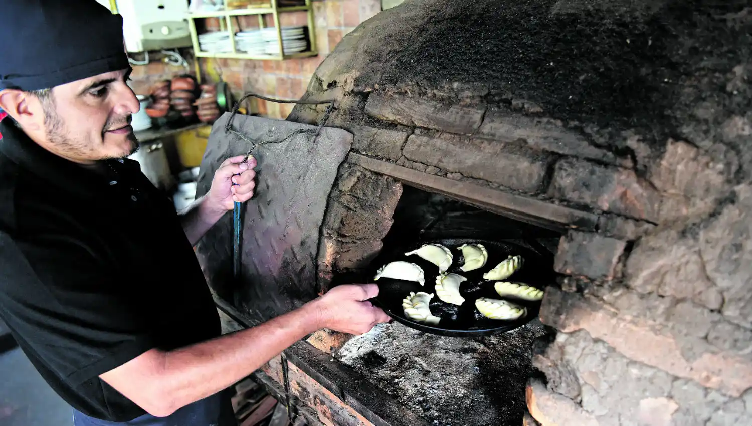 Calentitas y jugosas: así se prepara una buena empanada