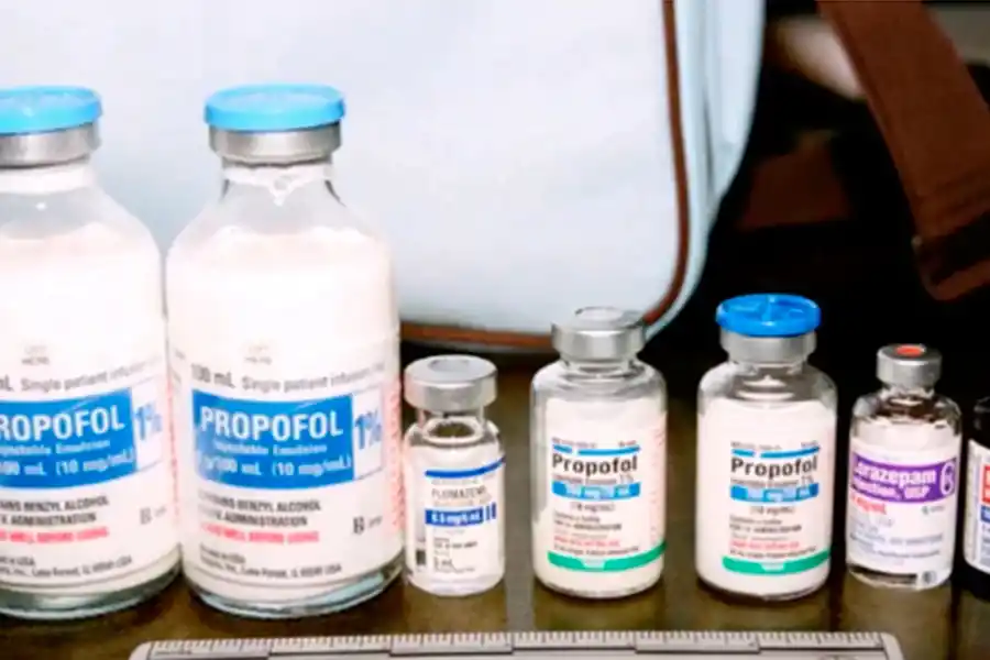 ADICTO A LOS ANALGÉSICOS. En su habitación encontraron varios frascos de pastillas.