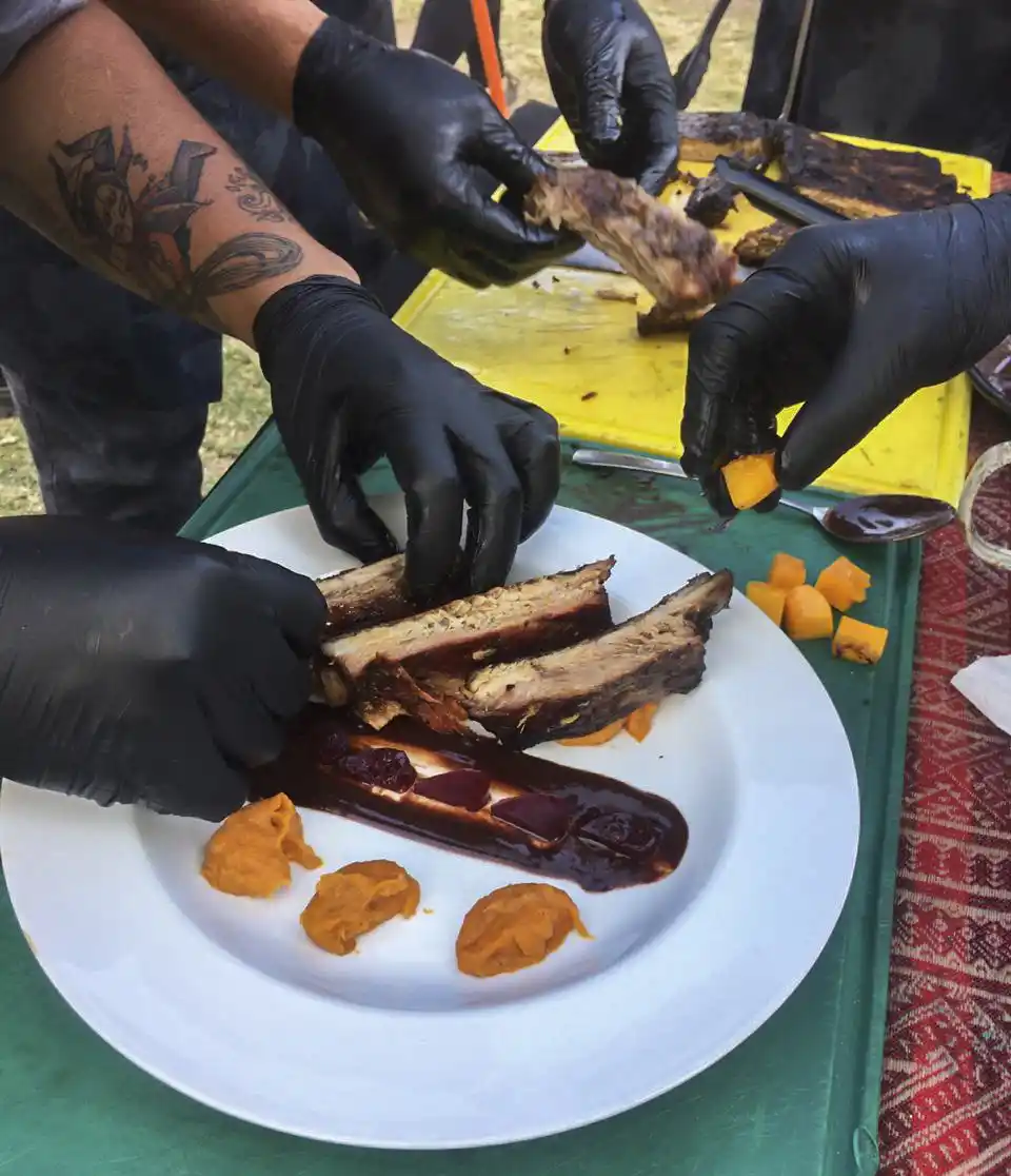 Las ribs con salsa de chocolate que conquistaron al jurado.