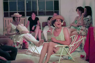 La tragicómica decadencia de una familia que conoció el esplendor