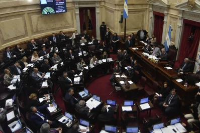 Los tres senadores tucumanos suman, juntos, 87 asesores