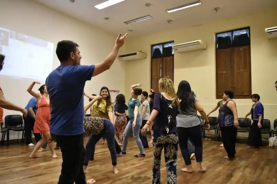 COREOGRAFÍAS. La danza ayuda al conocimiento personal del cuerpo. 