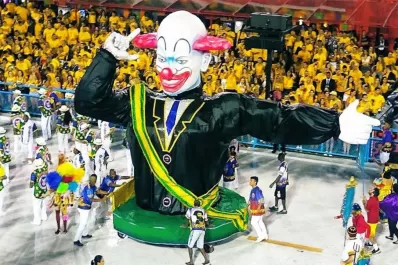 Samba y burlas a Bolsonaro, en el carnaval de Río