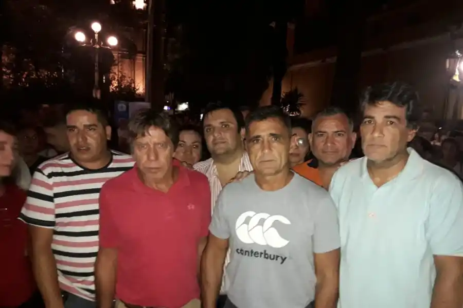 Cansados de la inseguridad, cientos de tucumanos marcharon en la plaza Independencia