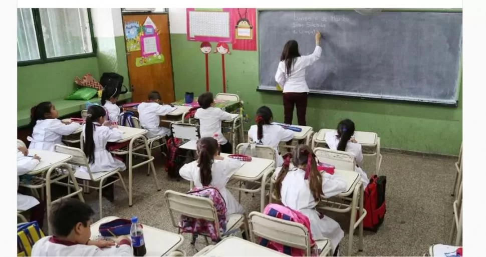 VUELTA LA POSTAL DE CLASES. Según el ministro Juan Pablo Lichtmajer, los 1.877 establecimientos escolares estarán abiertos para el comienzo escolar. 