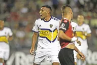 Wanchope Ábila hace goles, pero va al banco