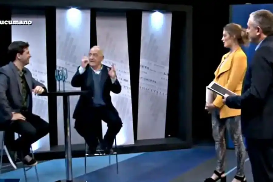 EN “PANORAMA TUCUMANO” (26/7/17). Con Miguel Martín, Carolina Servetto y Federico van Mameren. 