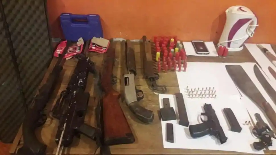 RESULTADOS. Las armas cortas y largas que secuestraron los policías. 