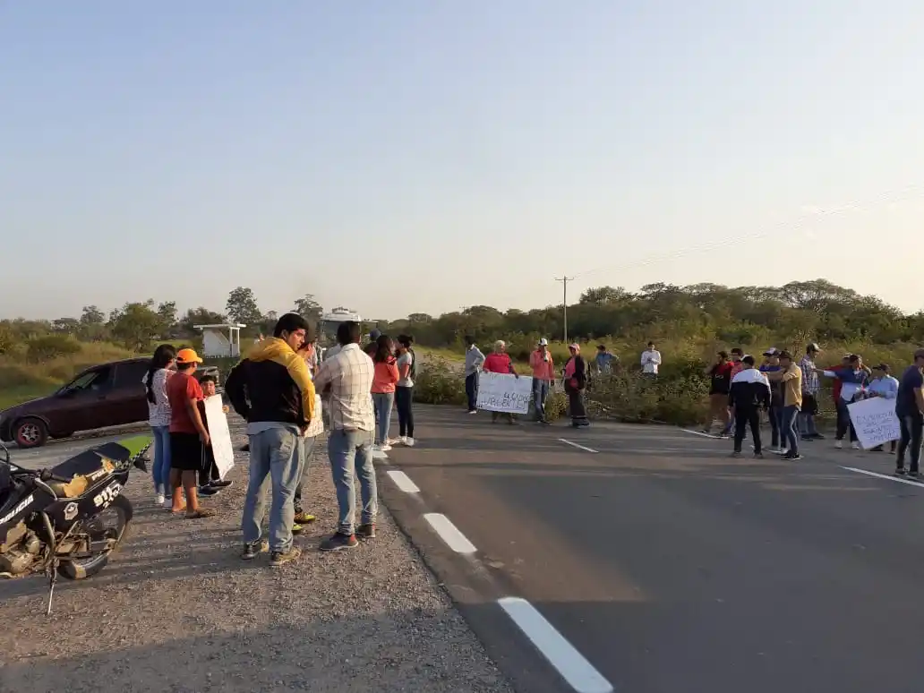 Jornada de protesta con cortes de rutas en diferentes puntos de la provincia