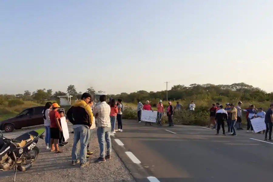 Jornada de protesta con cortes de rutas en diferentes puntos de la provincia
