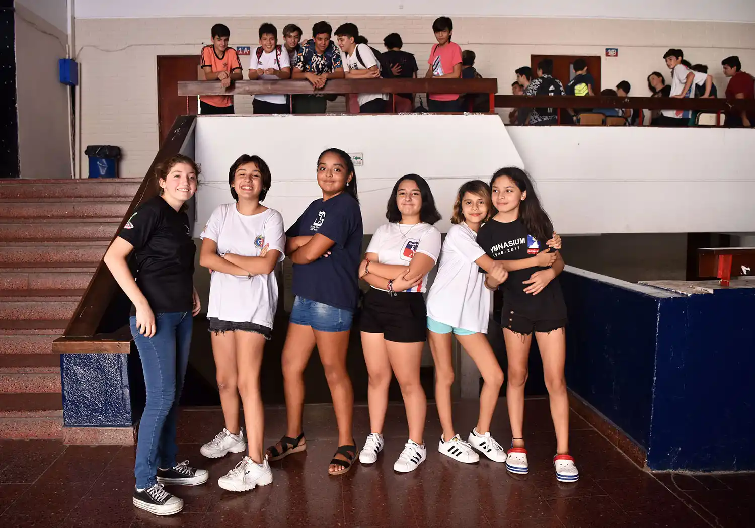 En la imagen aparecen (de izquierda  a derecha) Candela Cuenca, Guadalupe Ale, Pilar Mercado, Cielo Martín Alessandri, Lara Forciniti, y Maira Guadalupe Cortéz.
