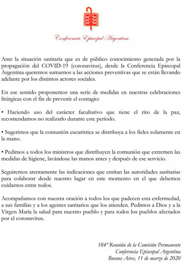 Por el coronavirus, recomiendan comulgar con la mano y no hacer el saludo de la paz en las misas