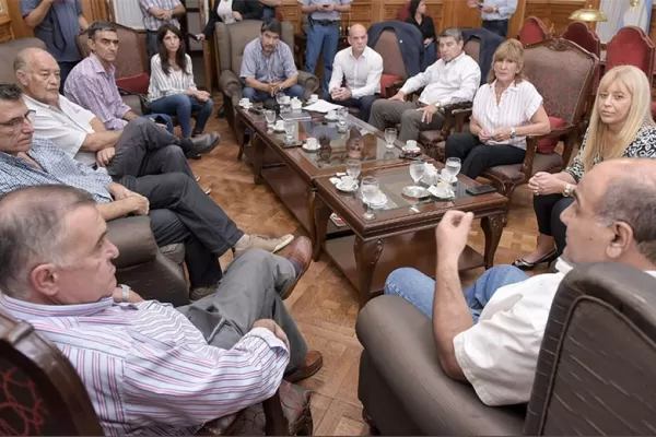 Trabajaremos en consonancia con la Nación, dijo Jaldo durante la reunión de gabinete