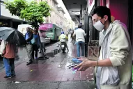 Los barbijos ya son parte del paisaje urbano de Tucumán