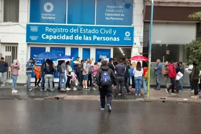 Por segundo día, los tucumanos volvieron a las calles a pesar de las restricciones