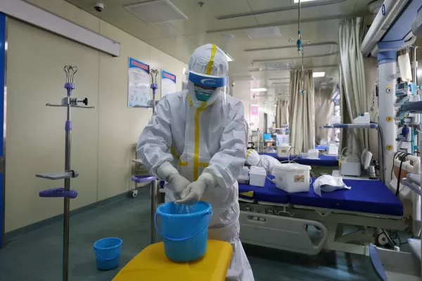 Más de 3.500 médicos chinos regresan a sus casas tras controlar el coronarivus
