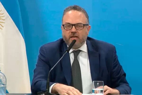 Anuncian medidas para frenar el desabastecimiento, controlar los precios y auxiliar a las Pymes
