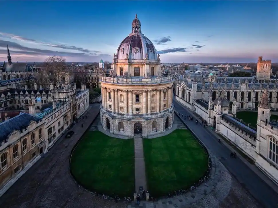 “CÁMARA RADCLIFFE”. Imagen captada por el fotógrafo de Concepción.