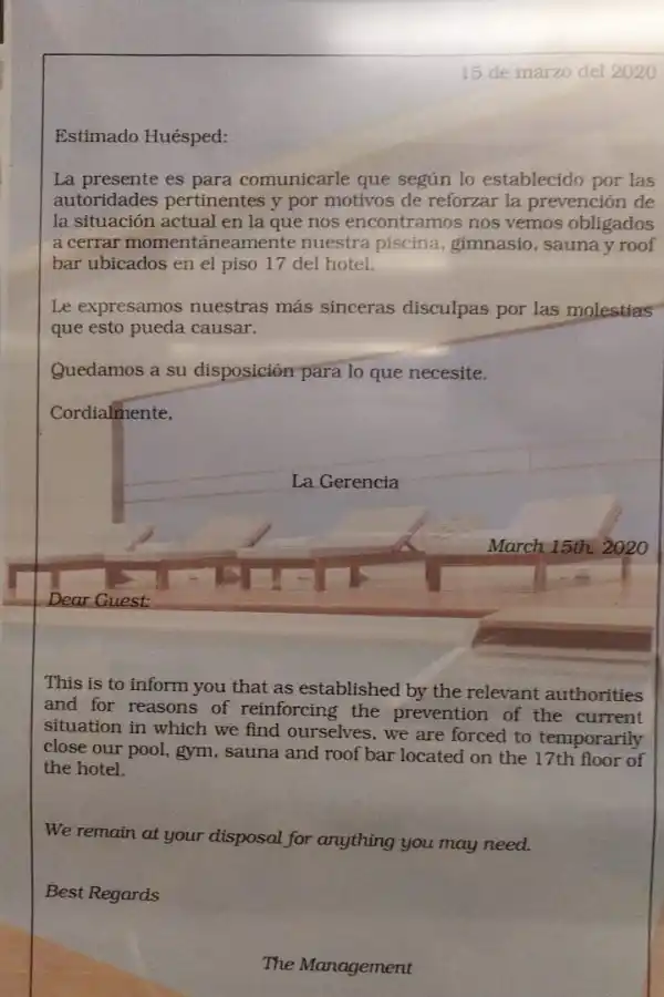 RESTRICCIONES. Los hoteles advierten a los huéspedes sobre las medidas de prevención. 