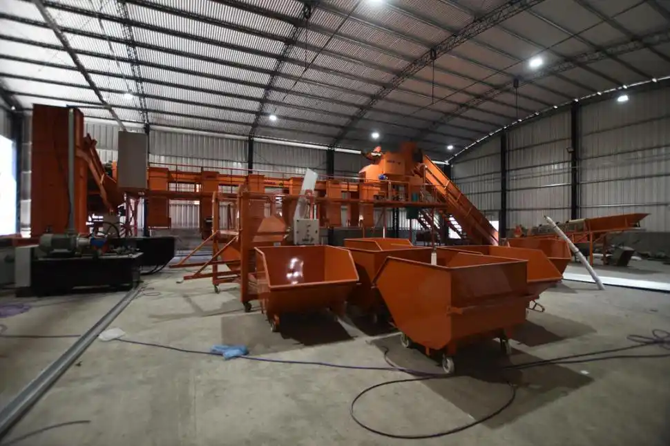 LAS INSTALACIONES. La planta tiene capacidad para contender entre 40 y 50 toneladas de residuos por día.