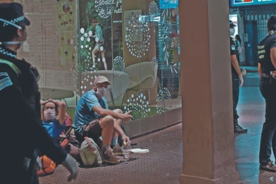 Aislados, en casa, con acciones acotadas y sanciones: lo que debés saber de la cuarentena