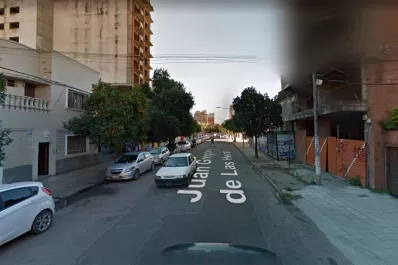 Lo asaltaron a mano armada y lo dejaron descalzo, a plena luz del día, en barrio Sur