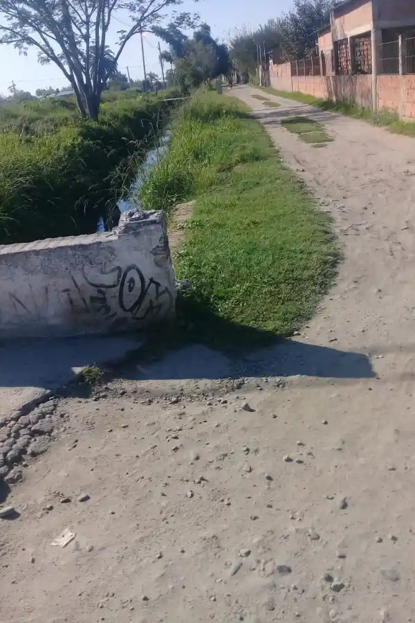 Las calles y los canales en Ranchillos.