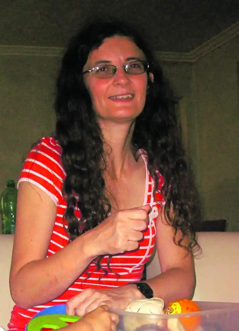 DURAS PINTADAS. Vecinos de la víctima escribieron leyendas en la pared de la veterinaria. Desde un primer momento incriminaron al profesional y a su amante.