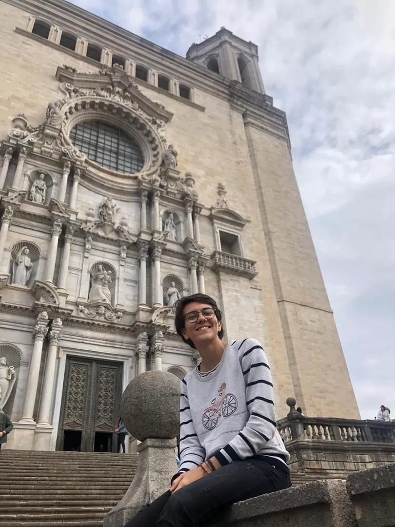 CATEDRAL. Valentina Becker visitó la catedral de Girona en su paso por España, donde está hace 10 meses.  