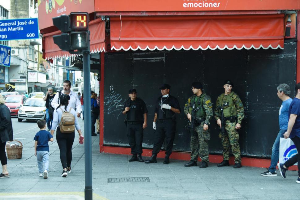   COORDINADOS. Efectivos de la Policía Federal y de Gendarmería.  
