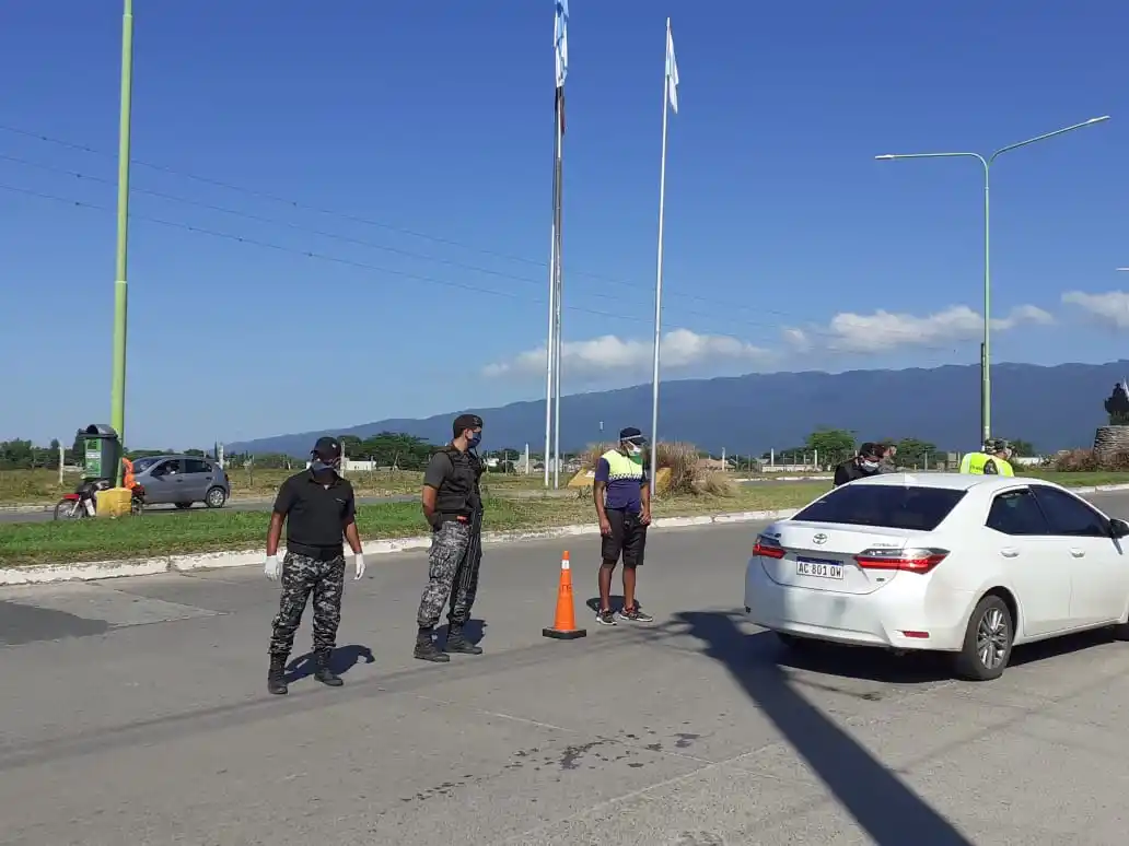 CONTROLES DE TRÁNSITO.