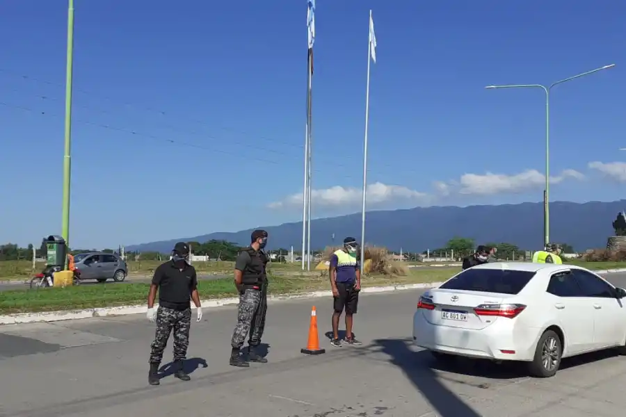 CONTROLES DE TRÁNSITO.