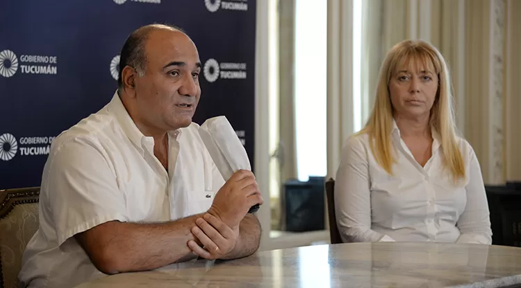 Manzur y Chahla hablaron durante la conferencia de prensa que se realizó en Casa de Gobierno. 