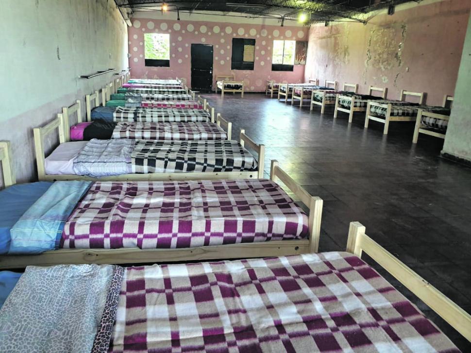 NUEVO ALBERGUE. Se abrió ayer en pasaje 20 de Junio 385, San Cayetano. Hay 20 camas a disposición.