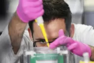 Tests de coronavirus: ¿deben ser masivos o sólo para las personas que tienen síntomas?