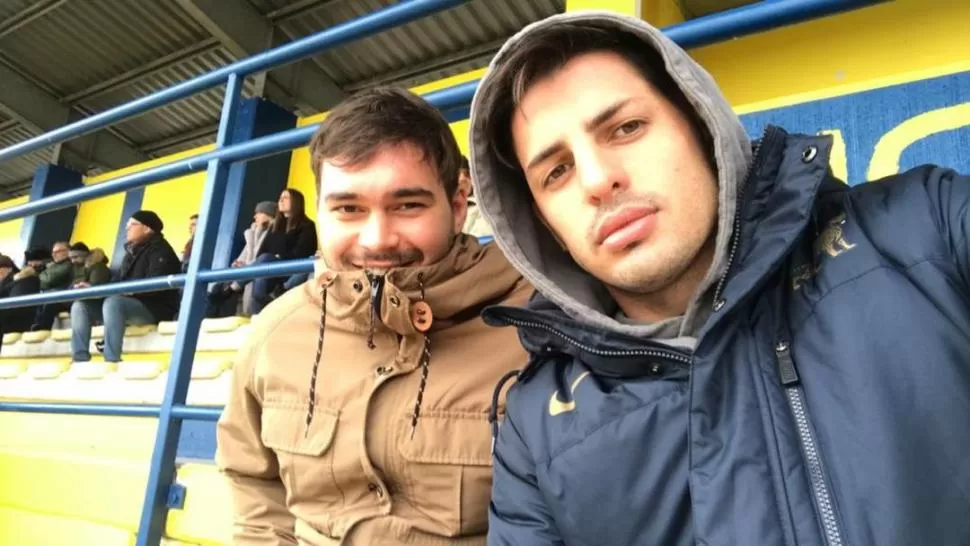 ENTRE “SERPIENTES”. Nicolás Sbrocco (derecha) junto a su amigo y ex compañero en Universitario, Juan Ignacio Cruz, que también se fue a jugar a Italia, en Viadana. 
