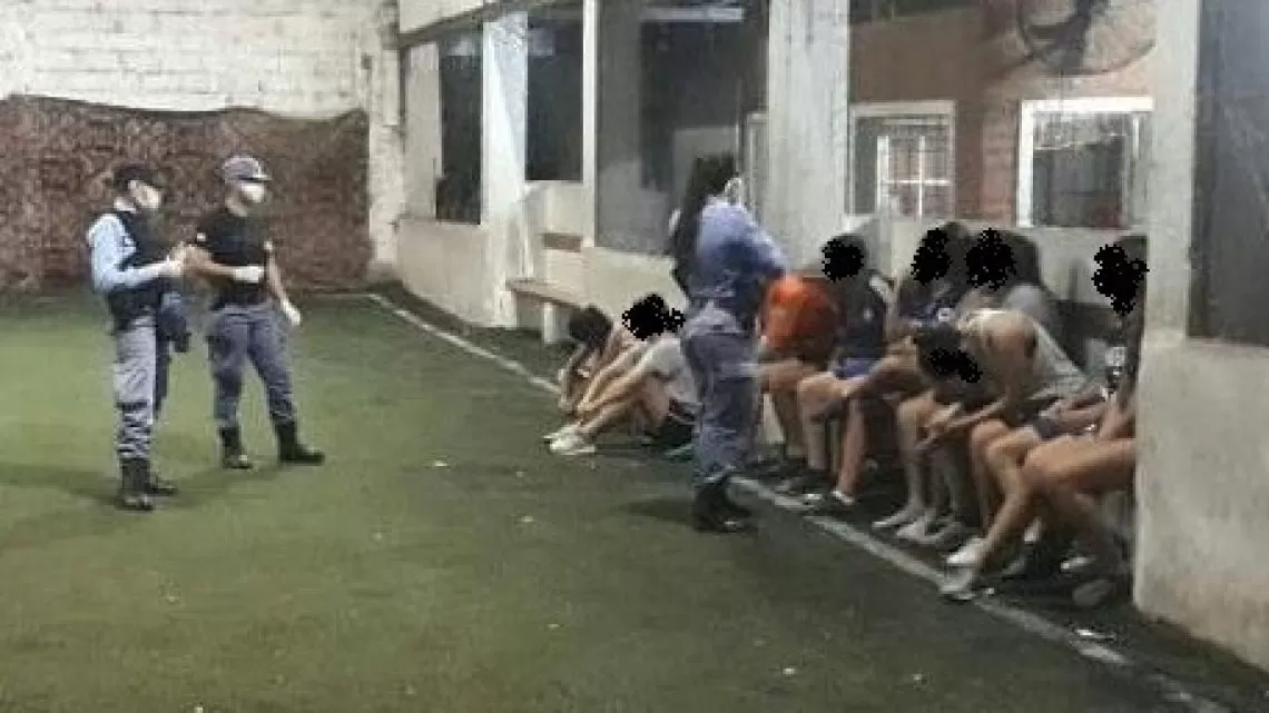 Chaco: detuvieron a 11 mujeres que violaron la cuarentena para ir a jugar al fútbol