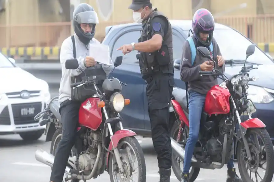 Por qué hay tanta confusión con el nuevo permiso para circular en Tucumán