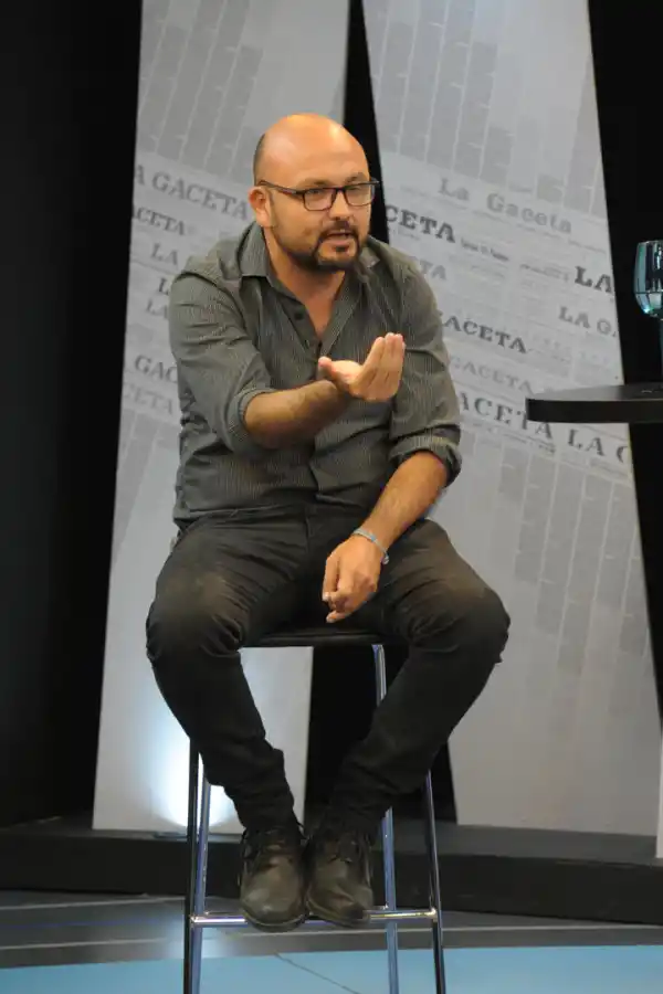 EN UNA VISITA A LA GACETA. El psicólogo social Mustafá. Archivo