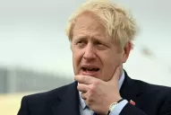 Boris Johnson está estable y responde al tratamiento, según el Gobierno