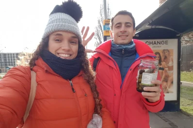 Varados en Dinamarca: estamos dispuestos a ayudar a los adultos mayores, pero que nos dejen volver